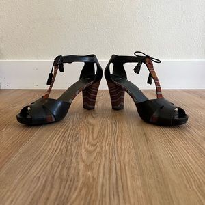 CAMPER Tassel Tie Sandal Black Leather Boho Print T Strap 3” Heel Size 38 7.5 8